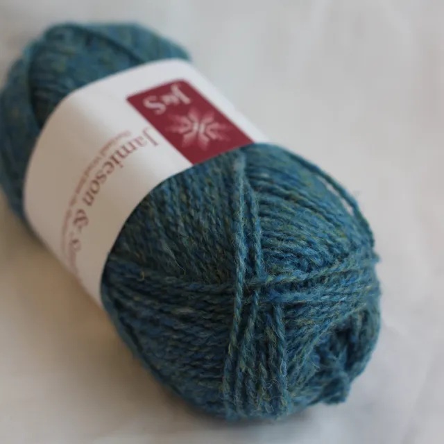 jamieson-smith-2ply-jumper-weight-fc39-pelote-bleue-25g image 1