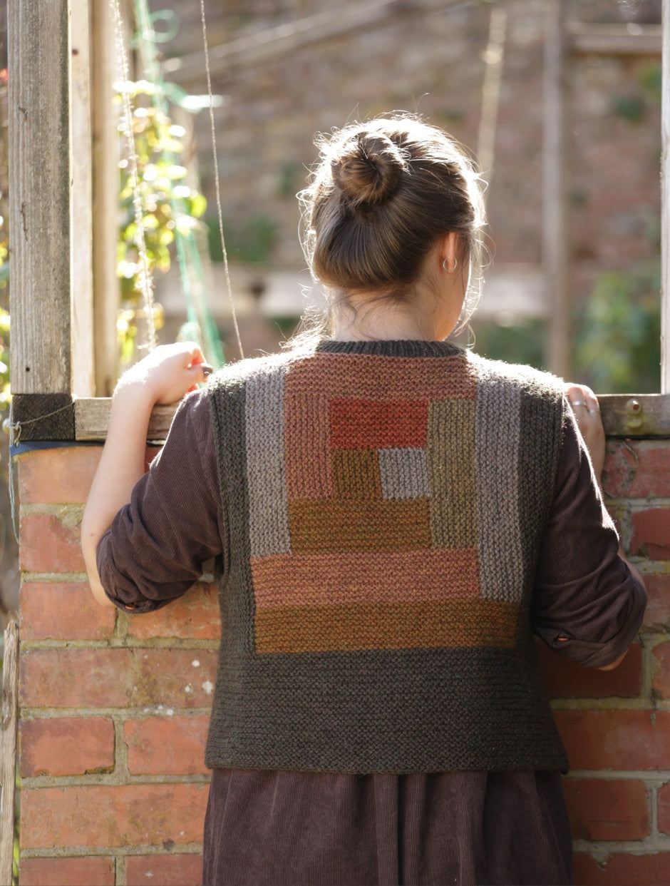 john-arbon-annual-kits-walled-garden-vest-kit-tricot-gilet-v1-warm-tones image 4