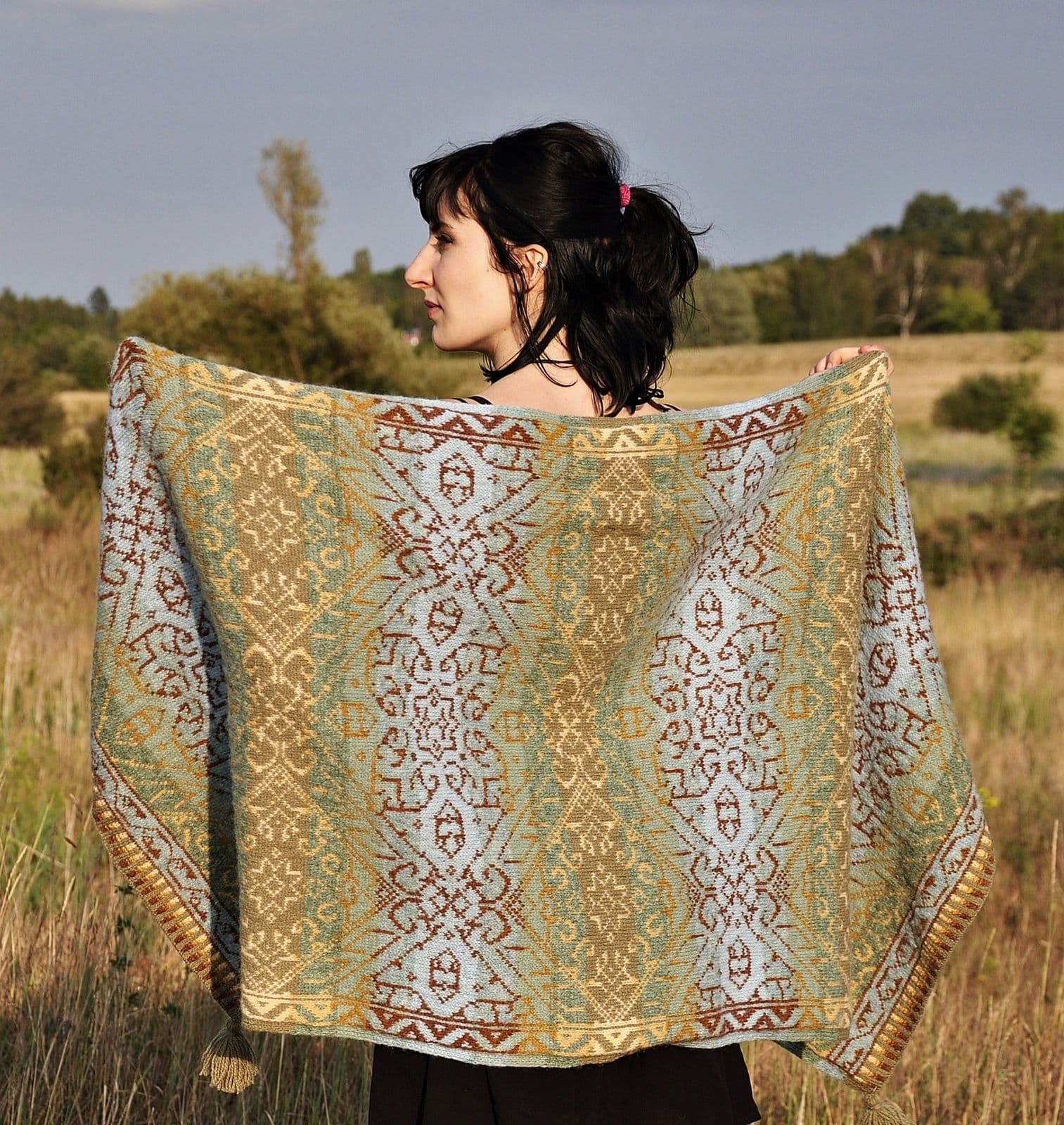 jamieson-s-of-shetland-midsummer-shawl-patron-tricot-ch-le-avanc image 2