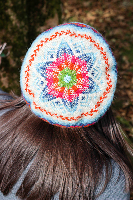 jamieson-smith-breiwick-beret-kit-tricot-bonnet-fair-isle image 3