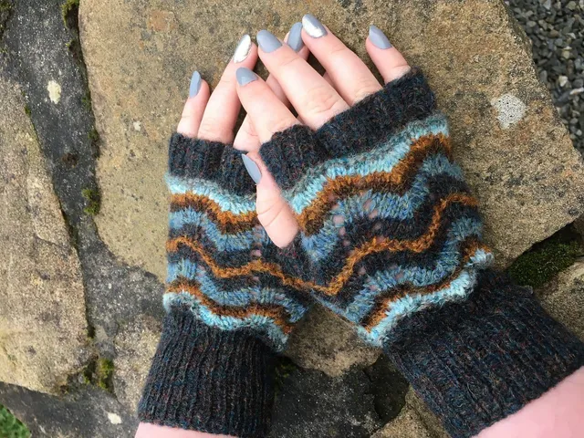 wilma-malcolmson-gotland-lace-mitts-patron-mitaines-dentelle image 1