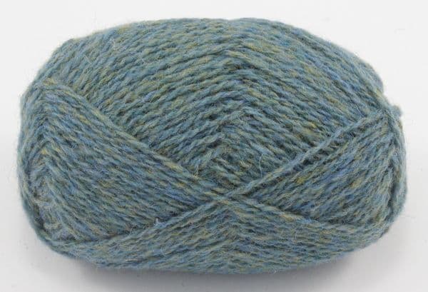 jamieson-s-of-shetland-double-knitting-240-yell-sound-laine-25g image 2