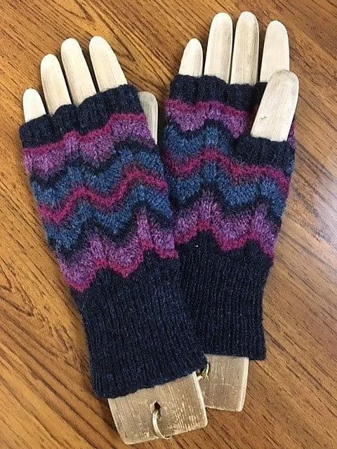 cosmos-lace-mitts-wilma-malcolmson-patron-mitaines-dentelle-cosmos image 1