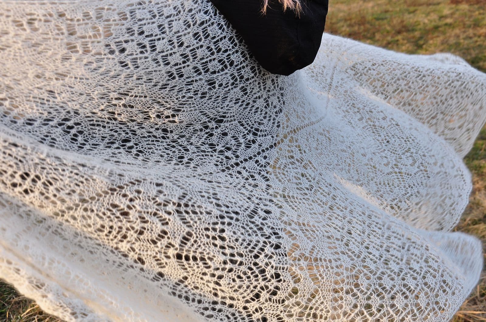 gentle-summer-breeze-patron-ch-le-dentelle-schlenzka image 3