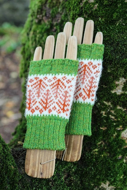 jamieson-smith-kits-tvier-kit-tricot-mitaines-sans-doigts-arbre image 1