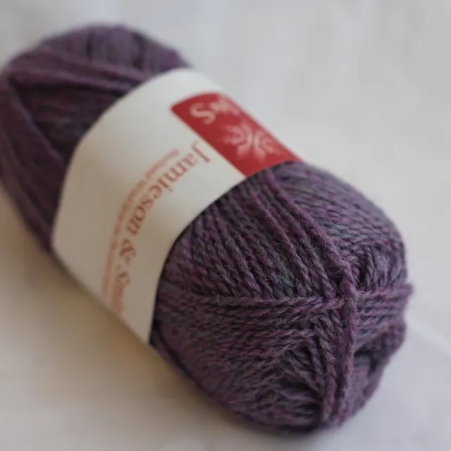 jamieson-smith-2ply-jumper-weight-fc9-fil-tricoter-25g-mauve image 1