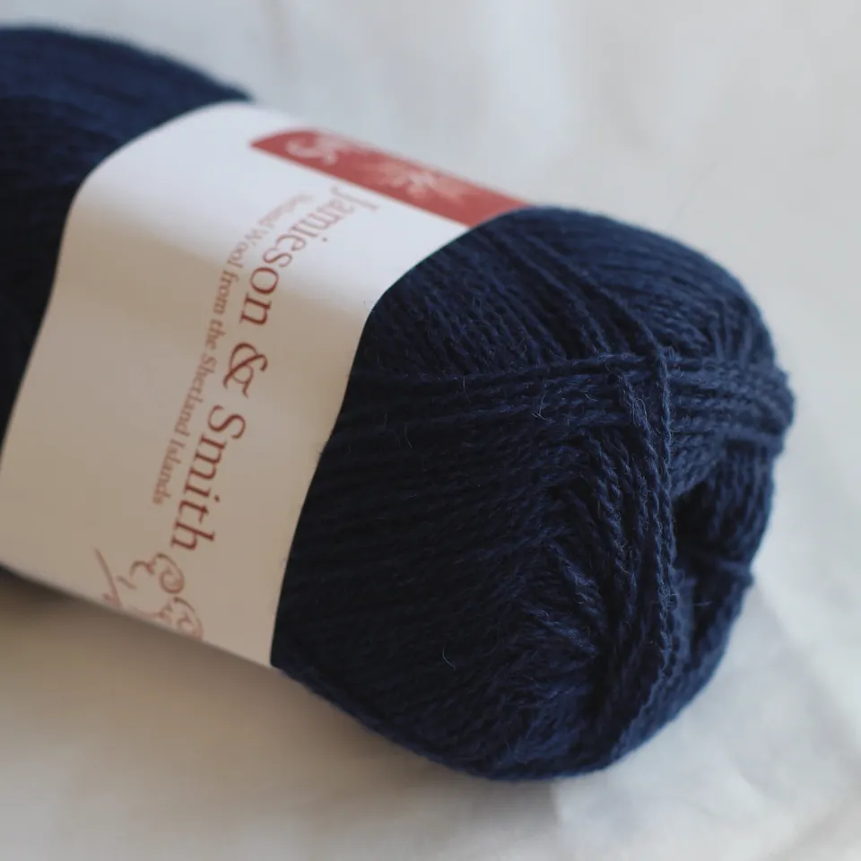 jamieson-smith-2ply-lace-weight-fil-25g-l21-dentelle image 1