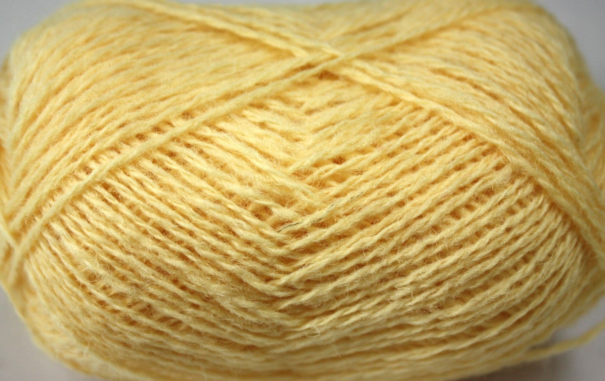 jamieson-s-of-shetland-spindrift-437-honey-fil-tricoter-25g image 2