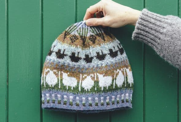 jamieson-s-roadside-beanie-patron-bonnet-jacquard-wool-week image 1