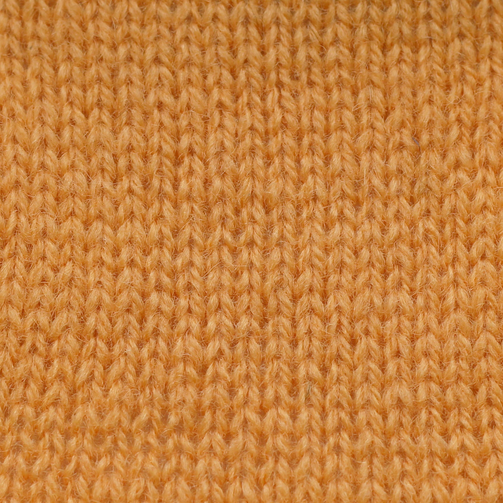 jamieson-smith-2ply-jumper-weight-pelote-90-jaune-25g image 2