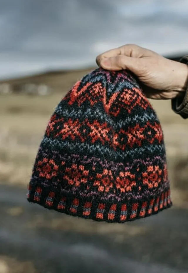 katie-s-kep-wilma-malcolmson-patron-bonnet-jacquard image 1