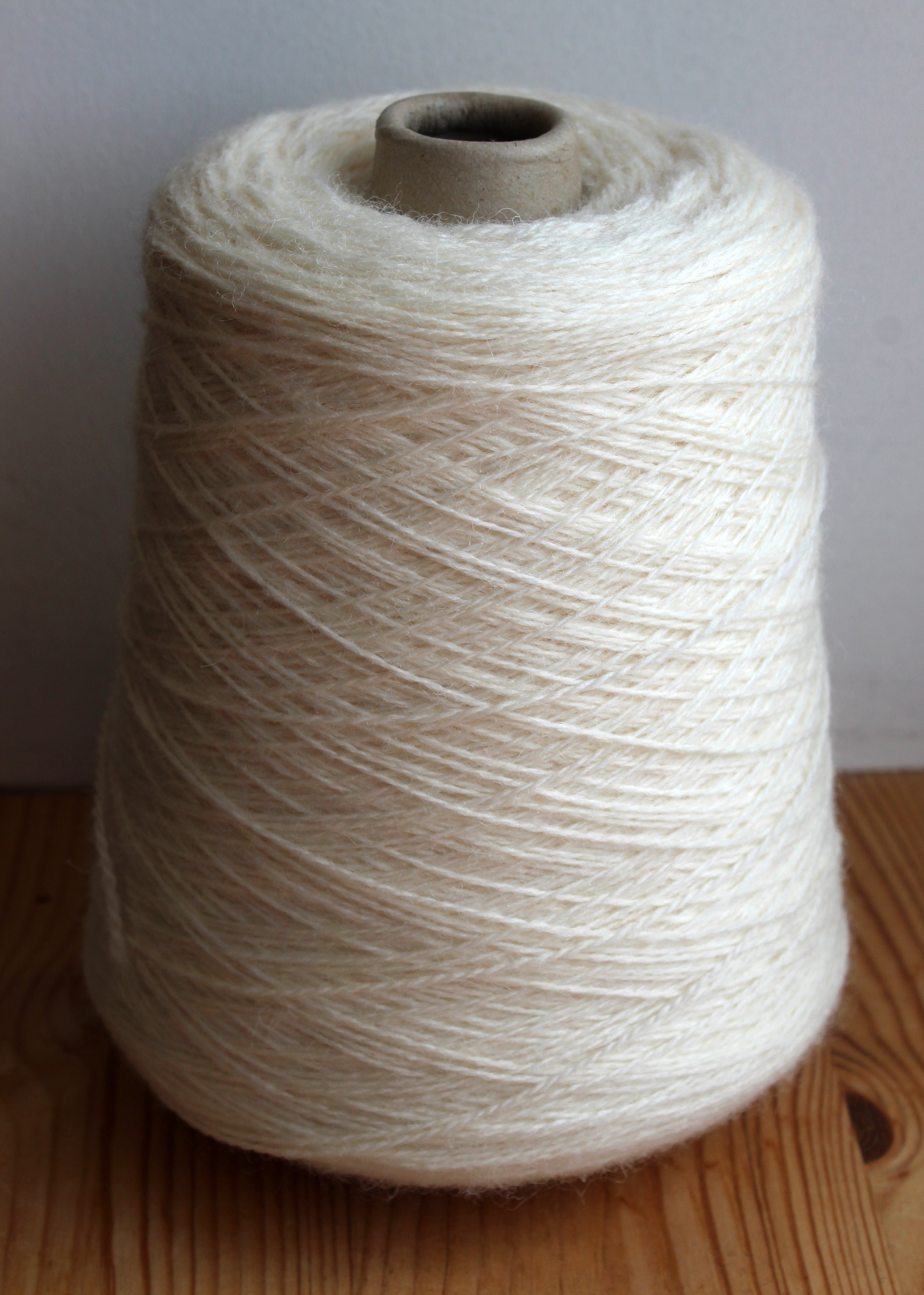 jamieson-smith-shetland-heritage-snaa-white-laine-c-ne-500g image 1