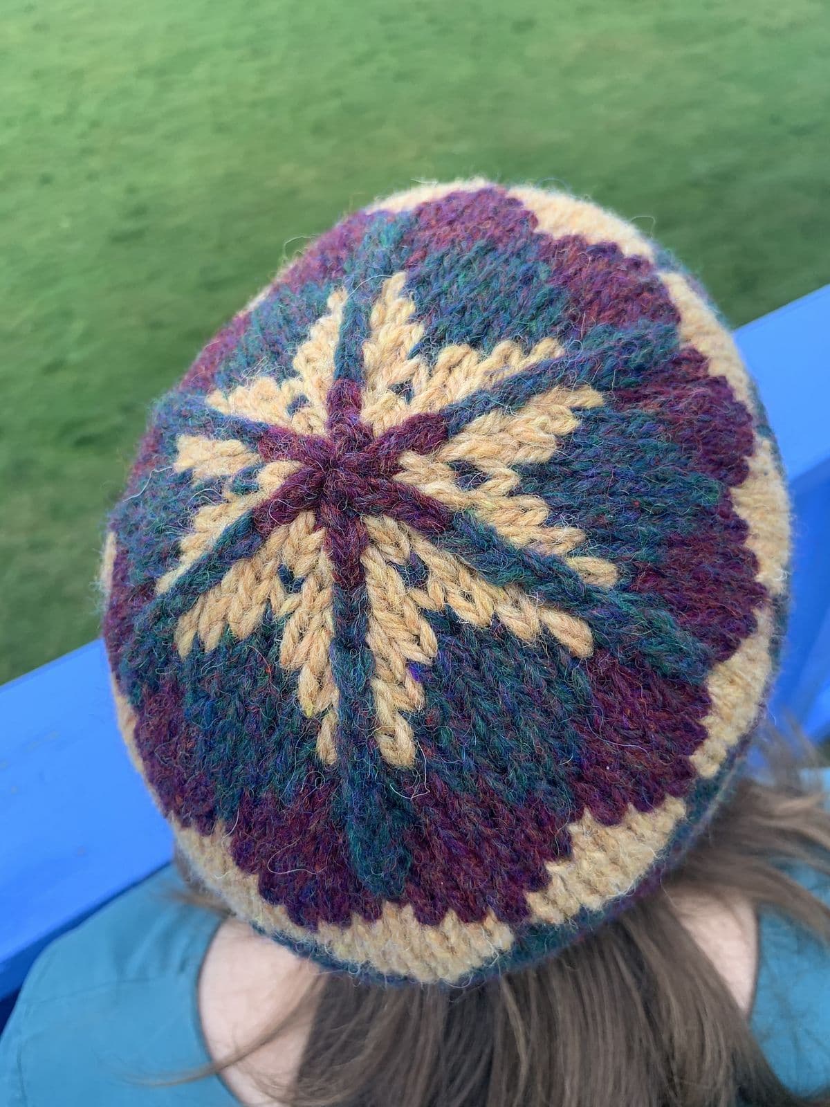 jamieson-s-mosaic-beanie-patron-bonnet-chunky-mandy-moore image 2