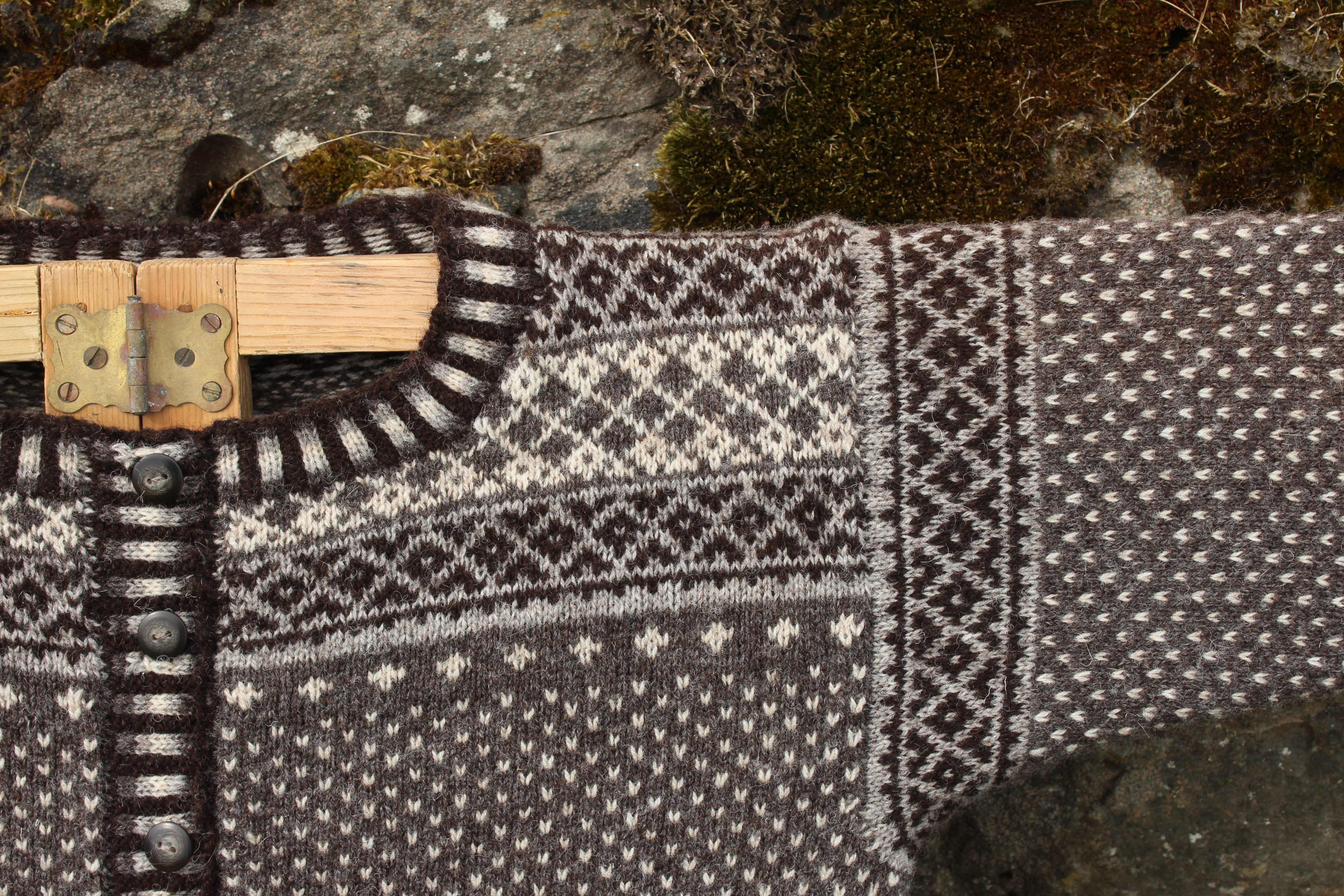 jamieson-smith-karelides-cardigan-patron-tricot-gilet-papier image 3