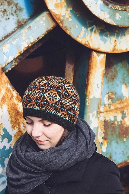 jamieson-smith-houll-kit-bonnet-fair-isle-noir-colourway-1 image 1
