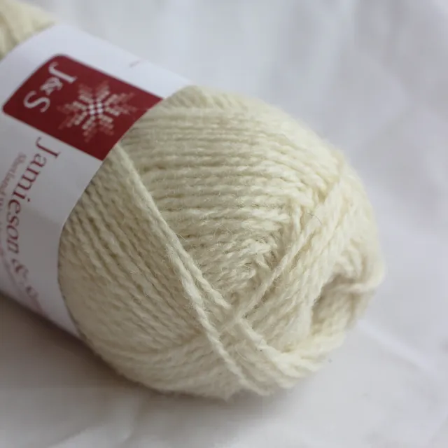 jamieson-smith-2ply-jumper-weight-1a-fil-shetland-blanc-25g image 1