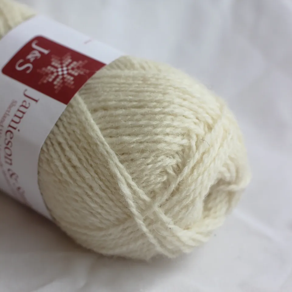 jamieson-smith-2ply-jumper-weight-1a-fil-shetland-blanc-25g image 1