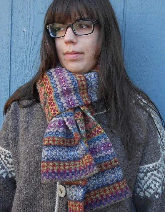 walking-tour-scarf-janine-bajus-patron-charpe-fair-isle image 1