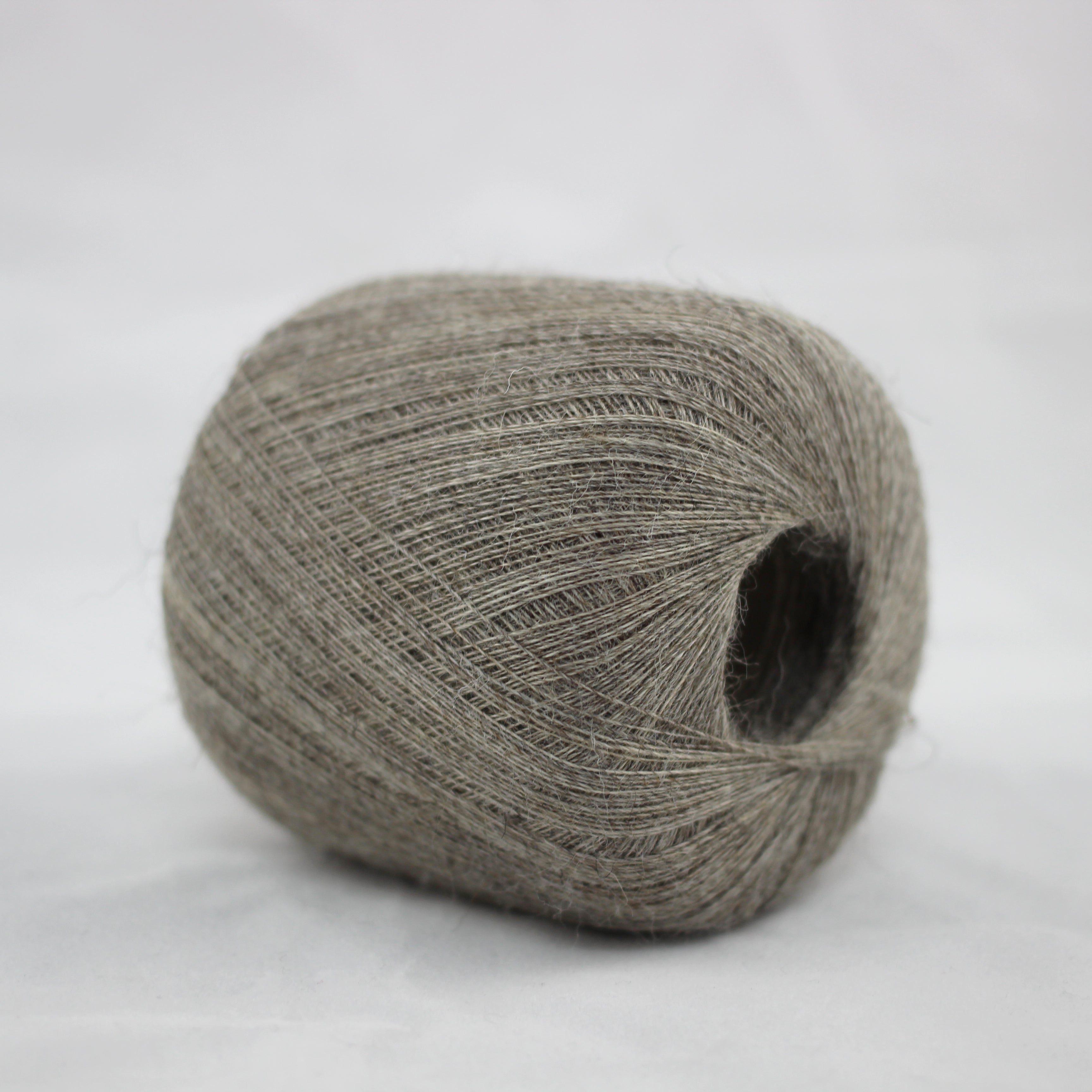jamieson-smith-shetland-supreme-1ply-fil-dentelle-gris-clair-25g image 1