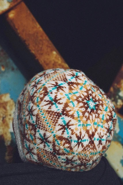 jamieson-smith-houll-kit-tricot-bonnet-fair-isle-blanc-2 image 1