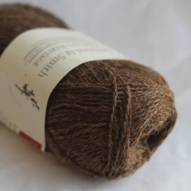 jamieson-smith-heritage-fil-naturel-moorit-25g image 1