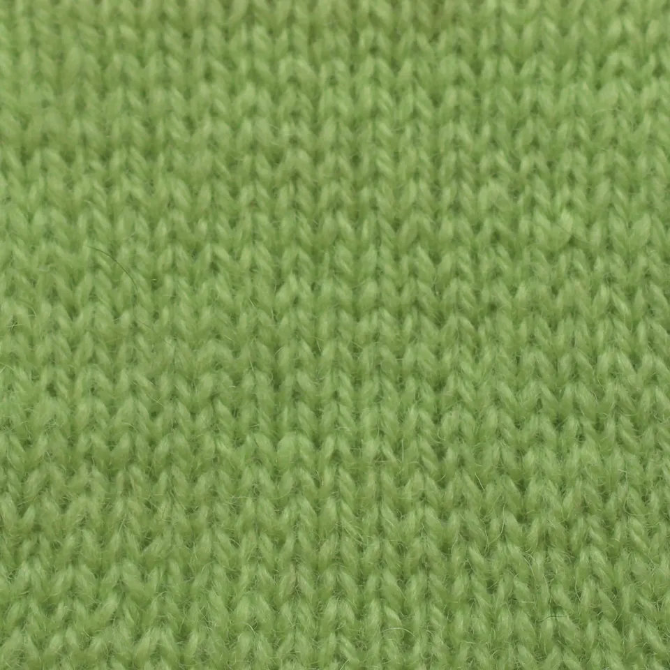 jamieson-smith-2ply-jumper-weight-009-c-ne-laine-500g-noir image 1