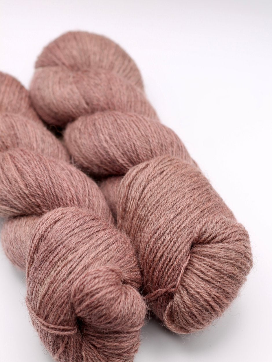 john-arbon-heirloom-4ply-laine-apple-blossom-teinture-naturelle image 5