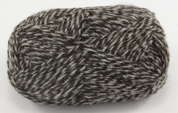 jamieson-s-double-knitting-laine-110-noir-25g image 2