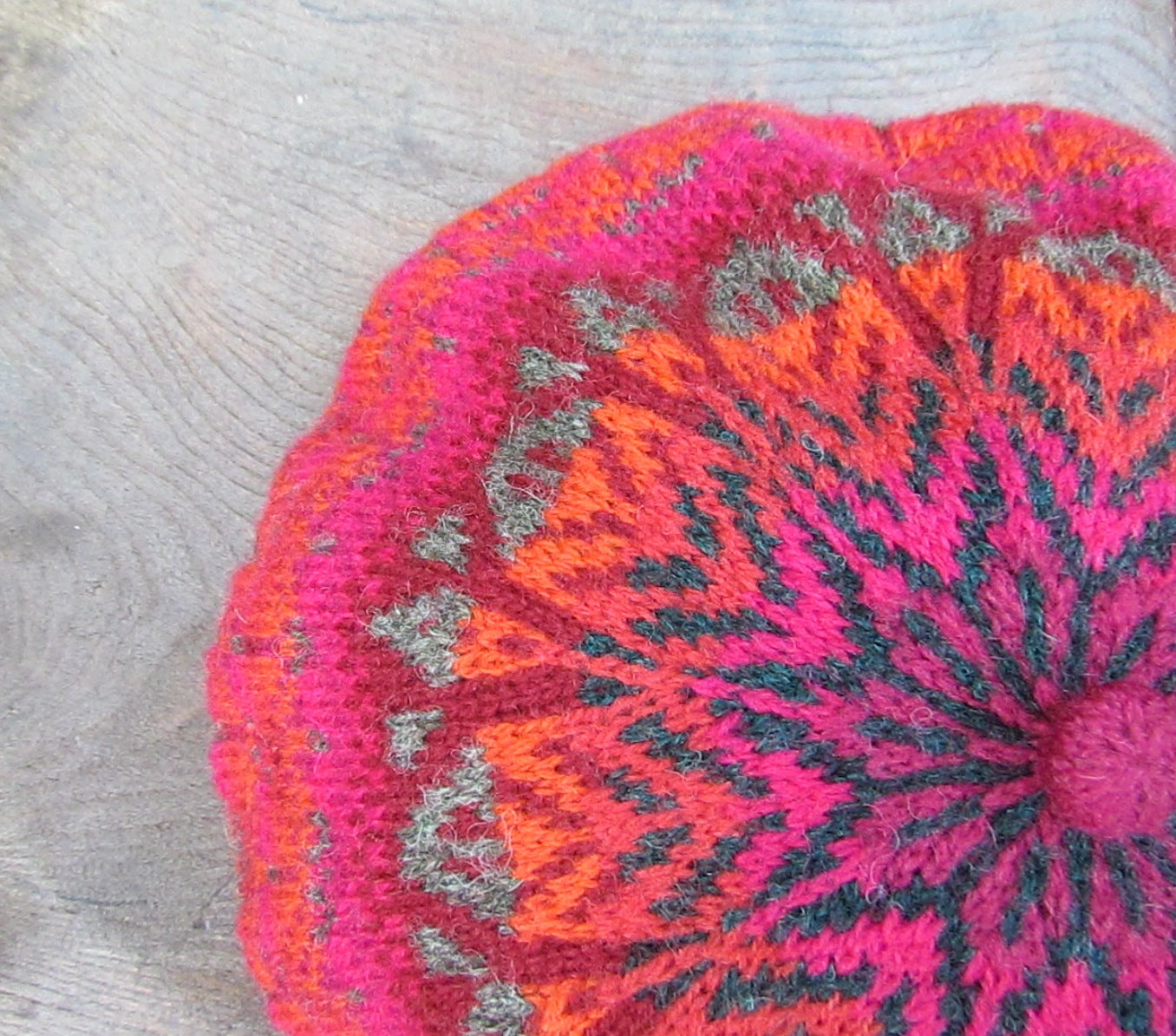 jamieson-smith-leaves-tam-kit-bonnet-tricoter-fair-isle image 2