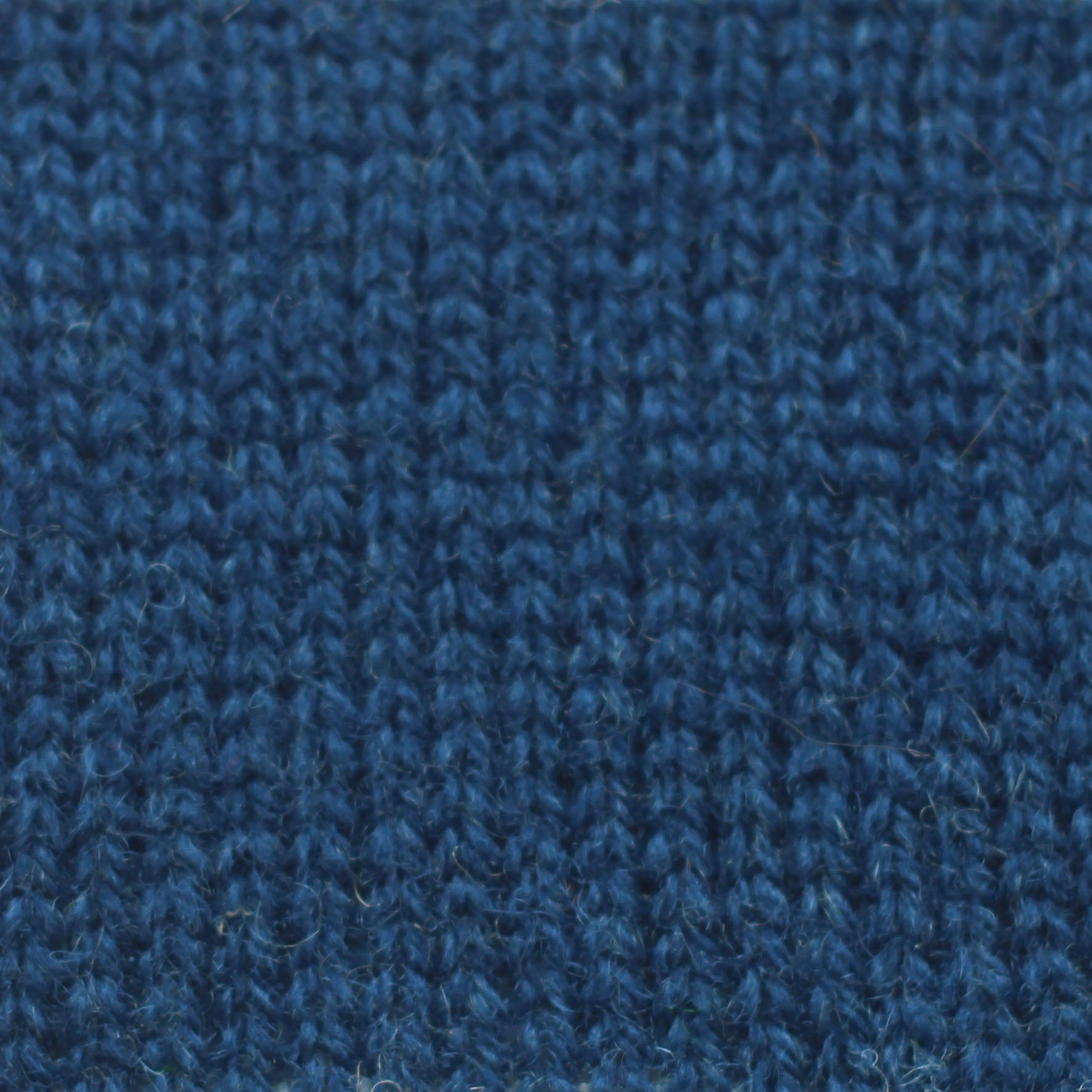 jamieson-smith-2ply-jumper-weight-135-fil-c-ne-500g-shetland image 1