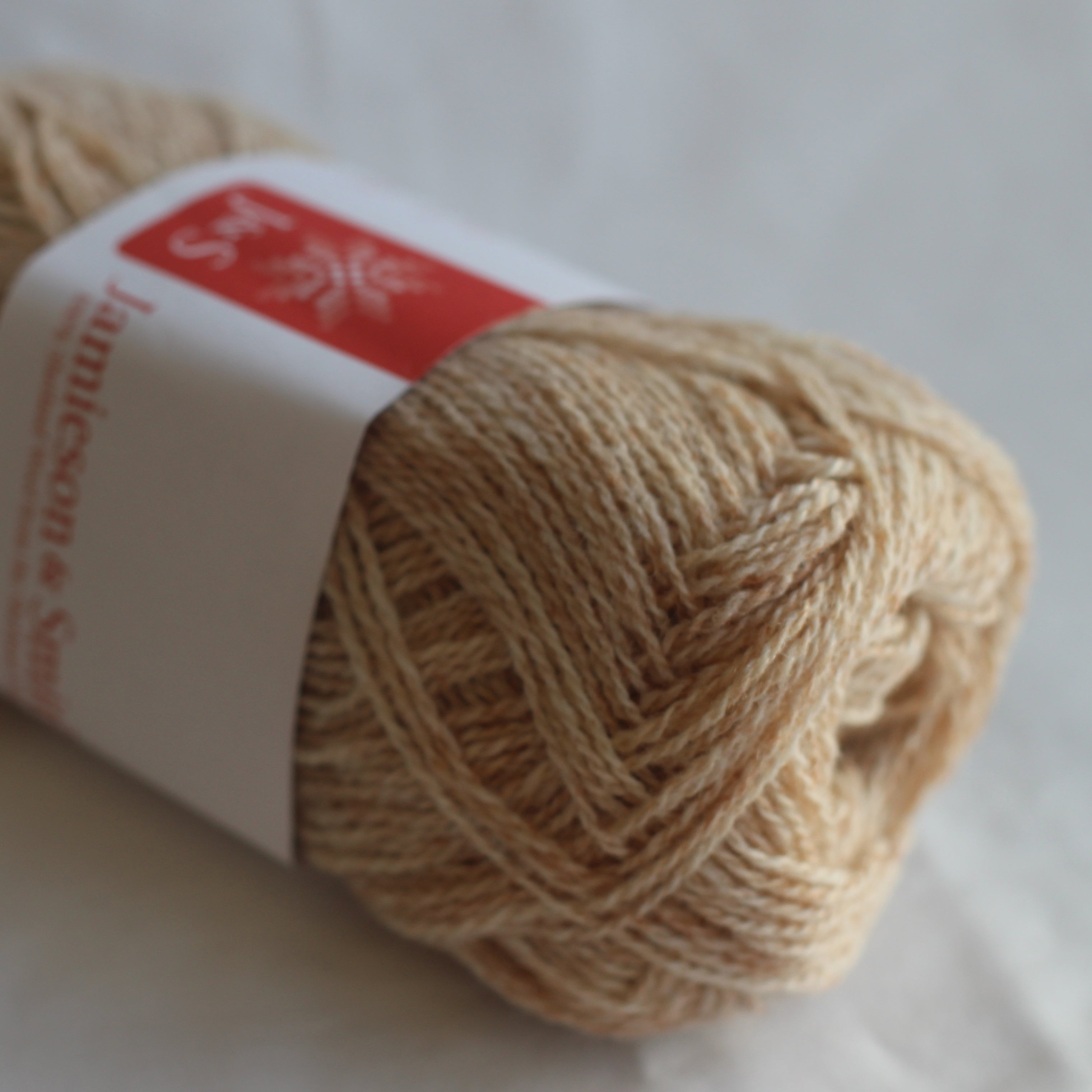 jamieson-smith-2ply-lace-laine-l202-25g-ch-le image 1