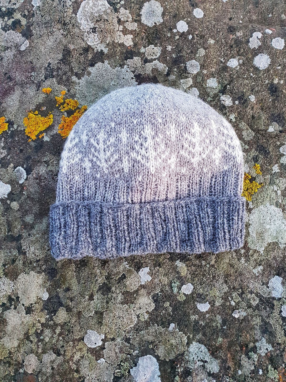 jamieson-s-bittersie-beanie-janette-budge-patron-bonnet image 2