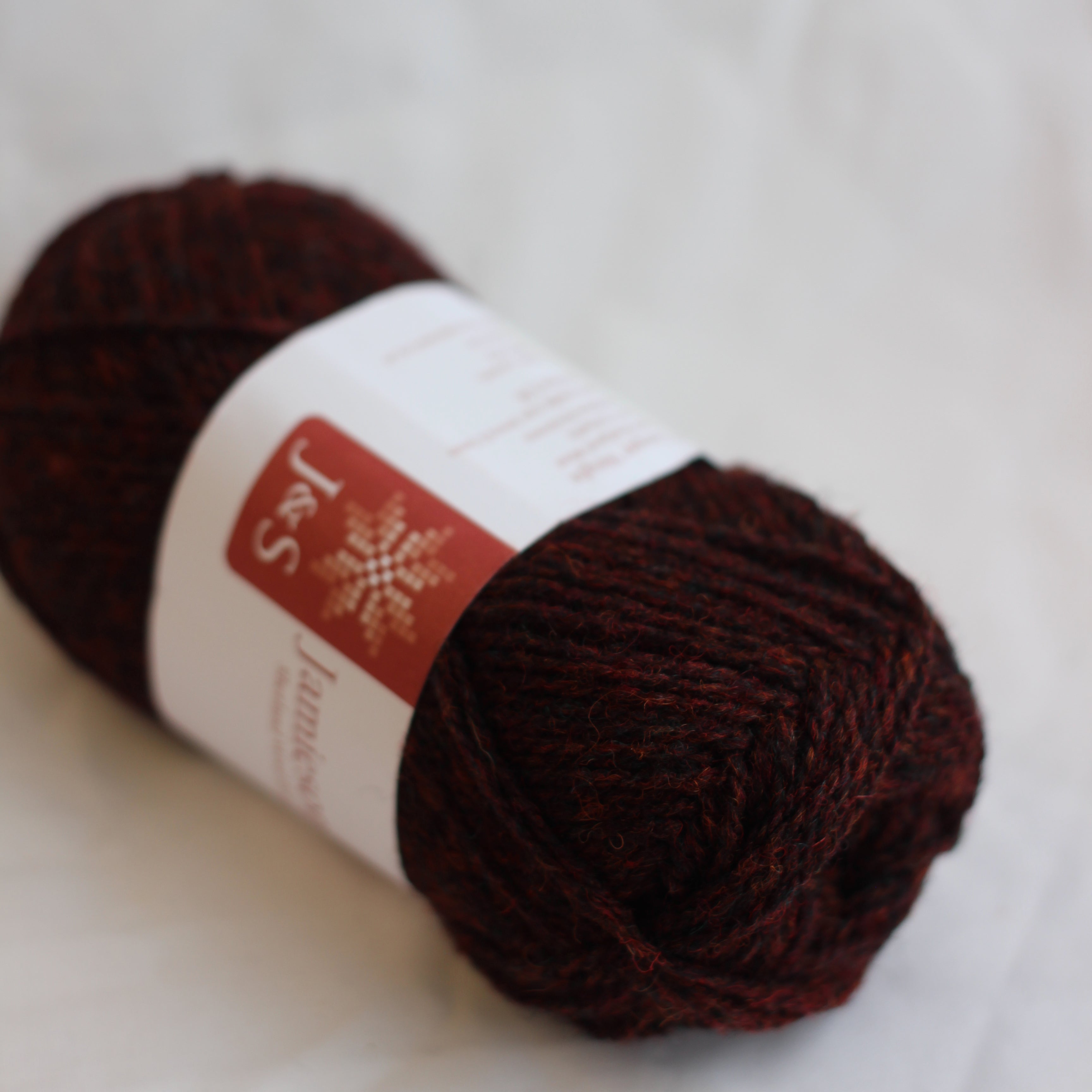 jamieson-smith-2ply-jumper-weight-fc13-fil-rouge-25g-shetland image 1