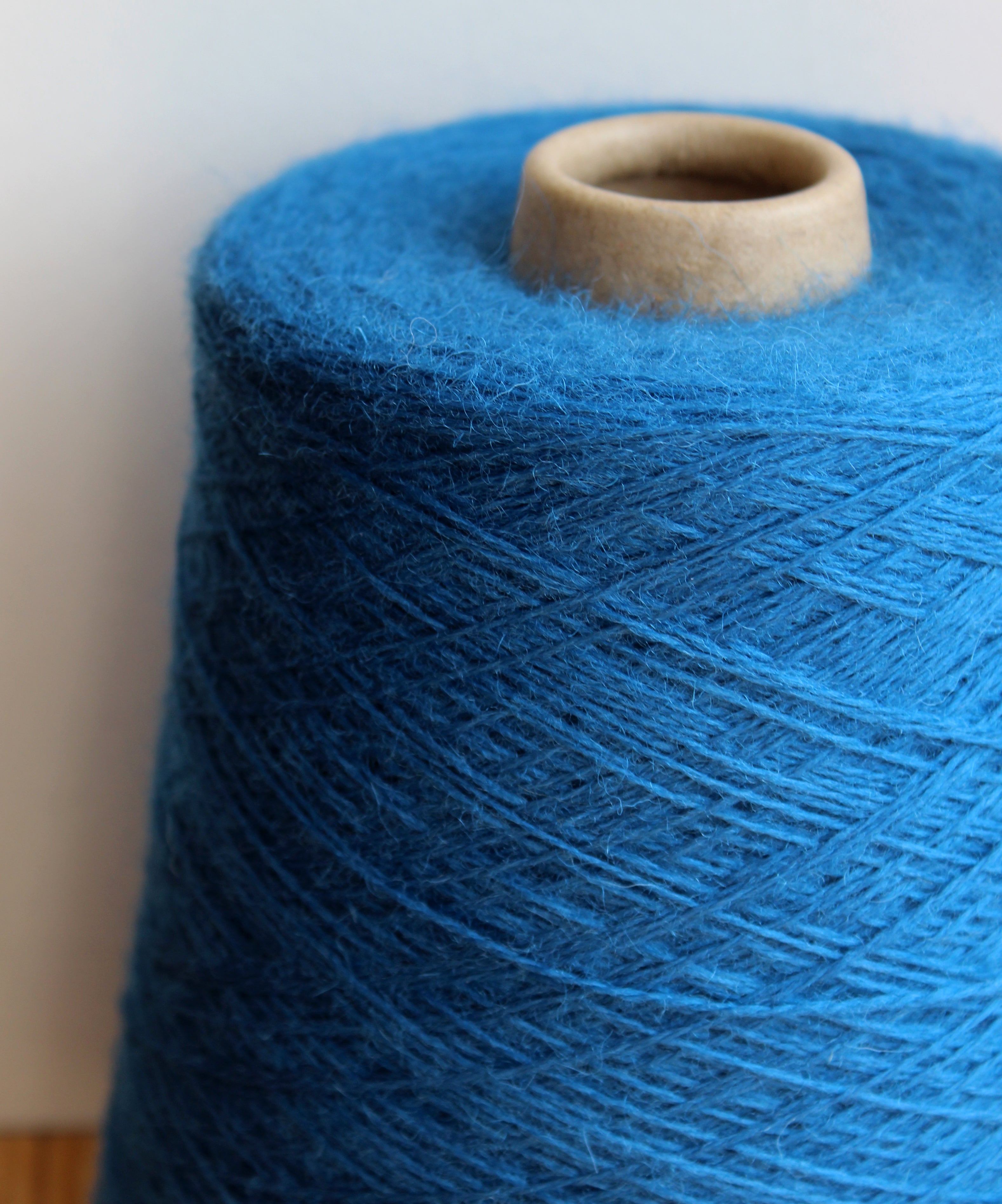 jamieson-smith-shetland-heritage-fil-tricoter-indigo-500g image 2