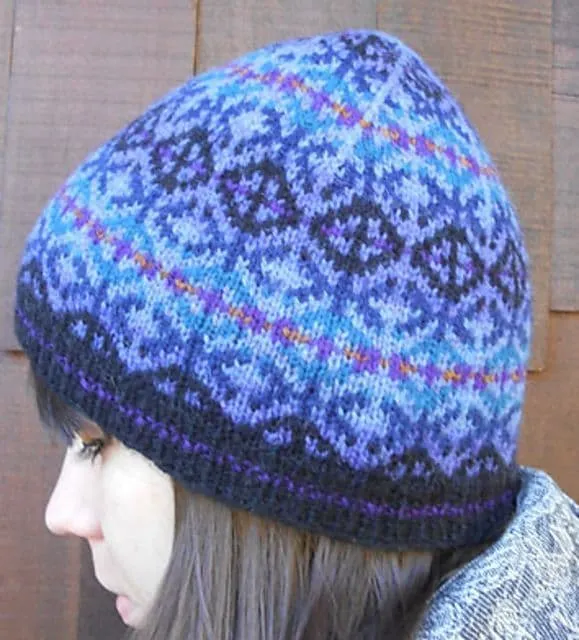raven-hat-janine-bajus-patron-bonnet-jacquard-pdf image 1