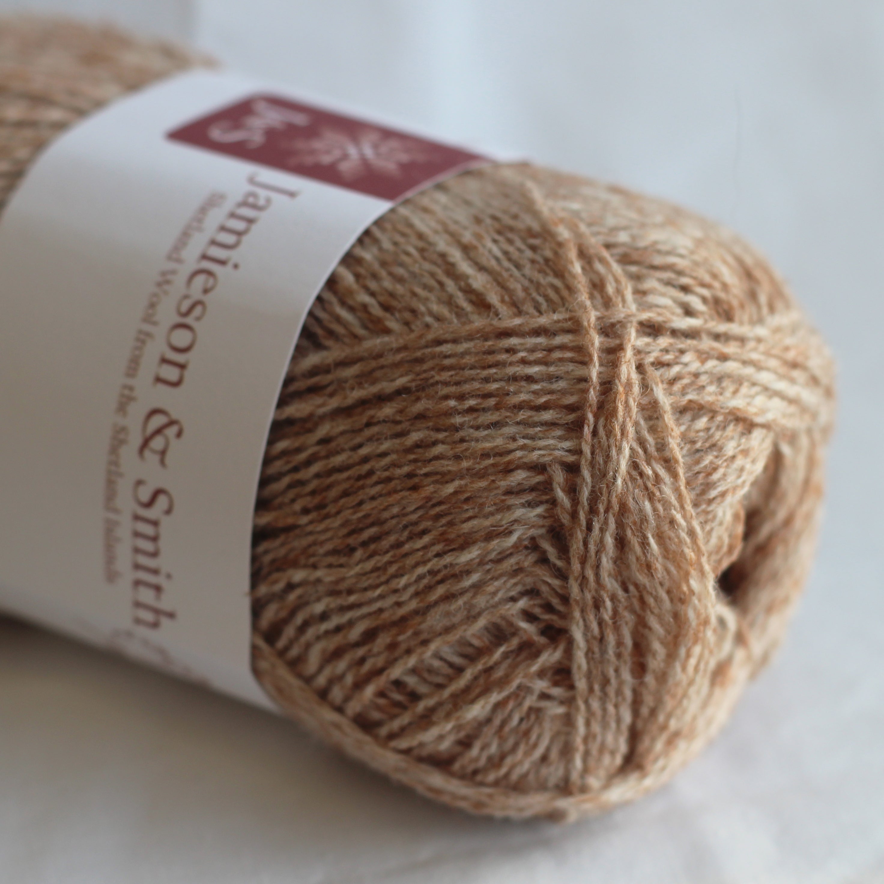 jamieson-smith-2ply-lace-weight-fil-dentelle-l3-25g image 1