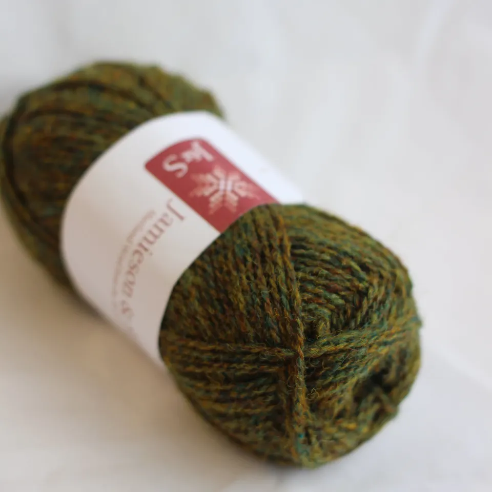 jamieson-smith-2ply-jumper-weight-fc12-fil-vert-25g image 1