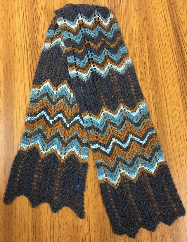 jamieson-s-gotland-scarf-patron-charpe-tricot-dentelle image 1