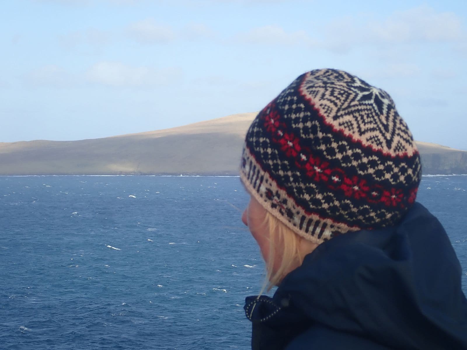 jamieson-s-underhoull-hat-alison-rendall-patron-bonnet-jacquard image 2