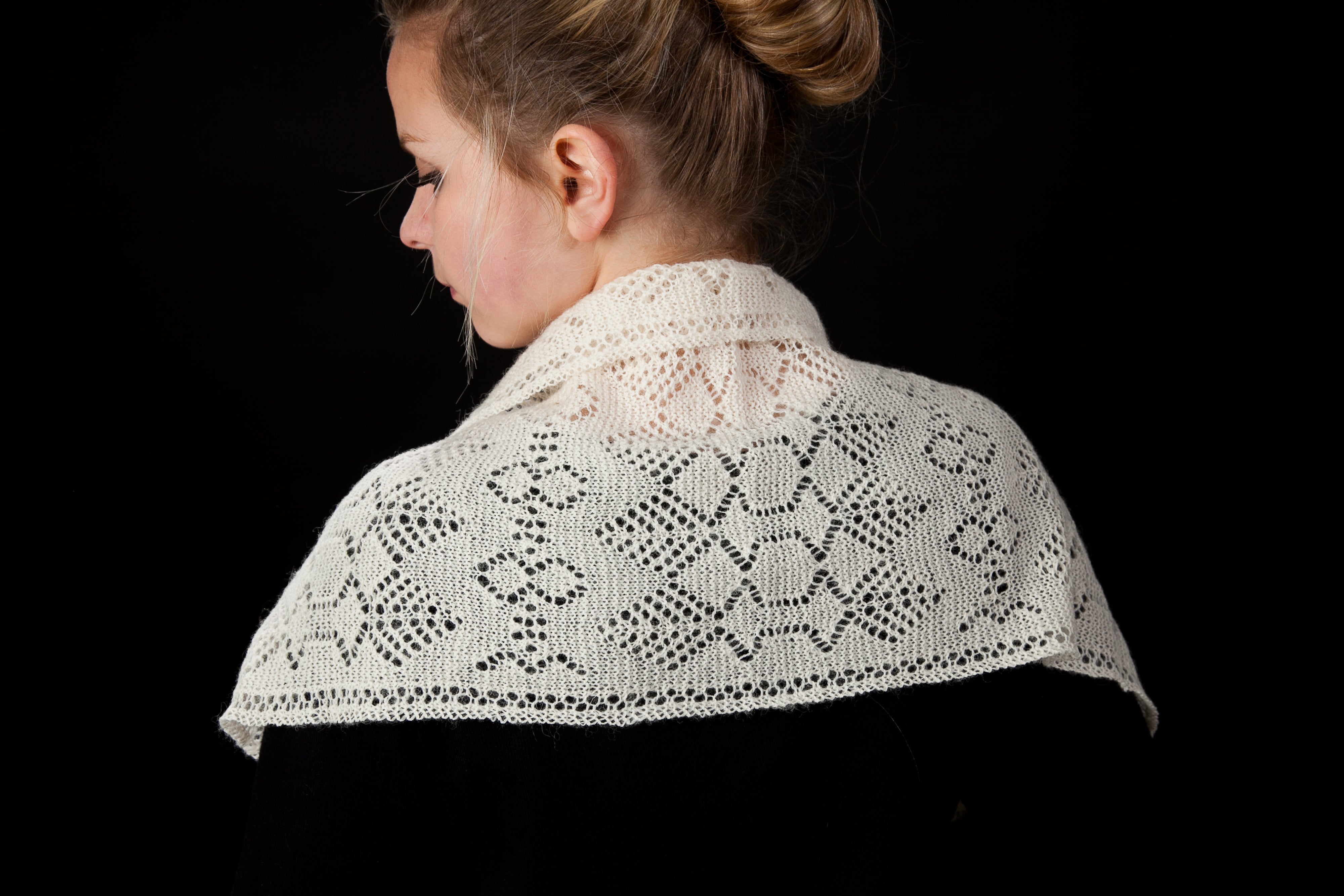 jamieson-smith-paper-patterns-leezie-scarf-patron-charpe-dentelle image 2