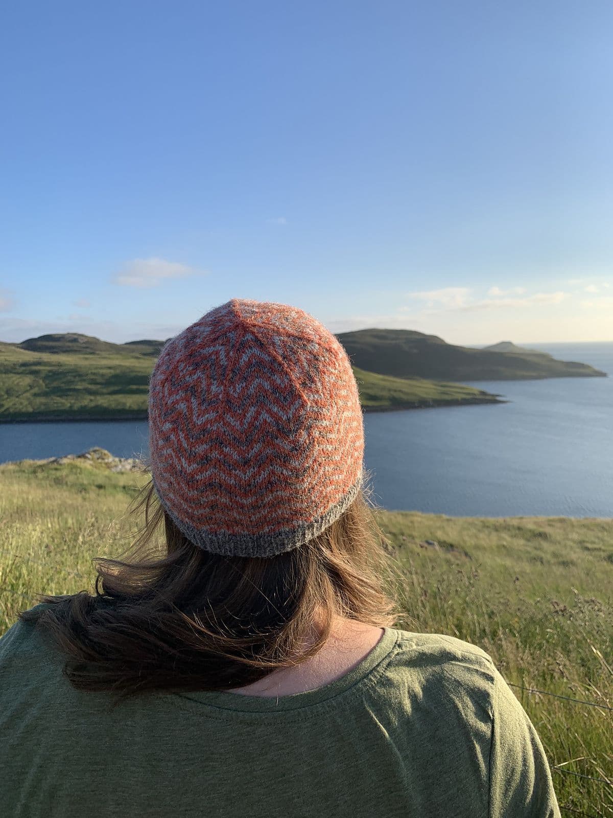 jamieson-s-mangaster-beanie-mandy-moore-patron-bonnet-jacquard image 3