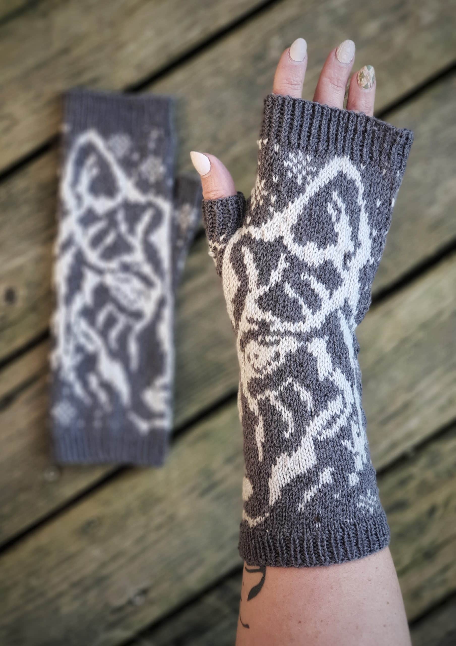 christallk-the-wolf-patron-tricot-mitaines-jacquard-femme-m image 5