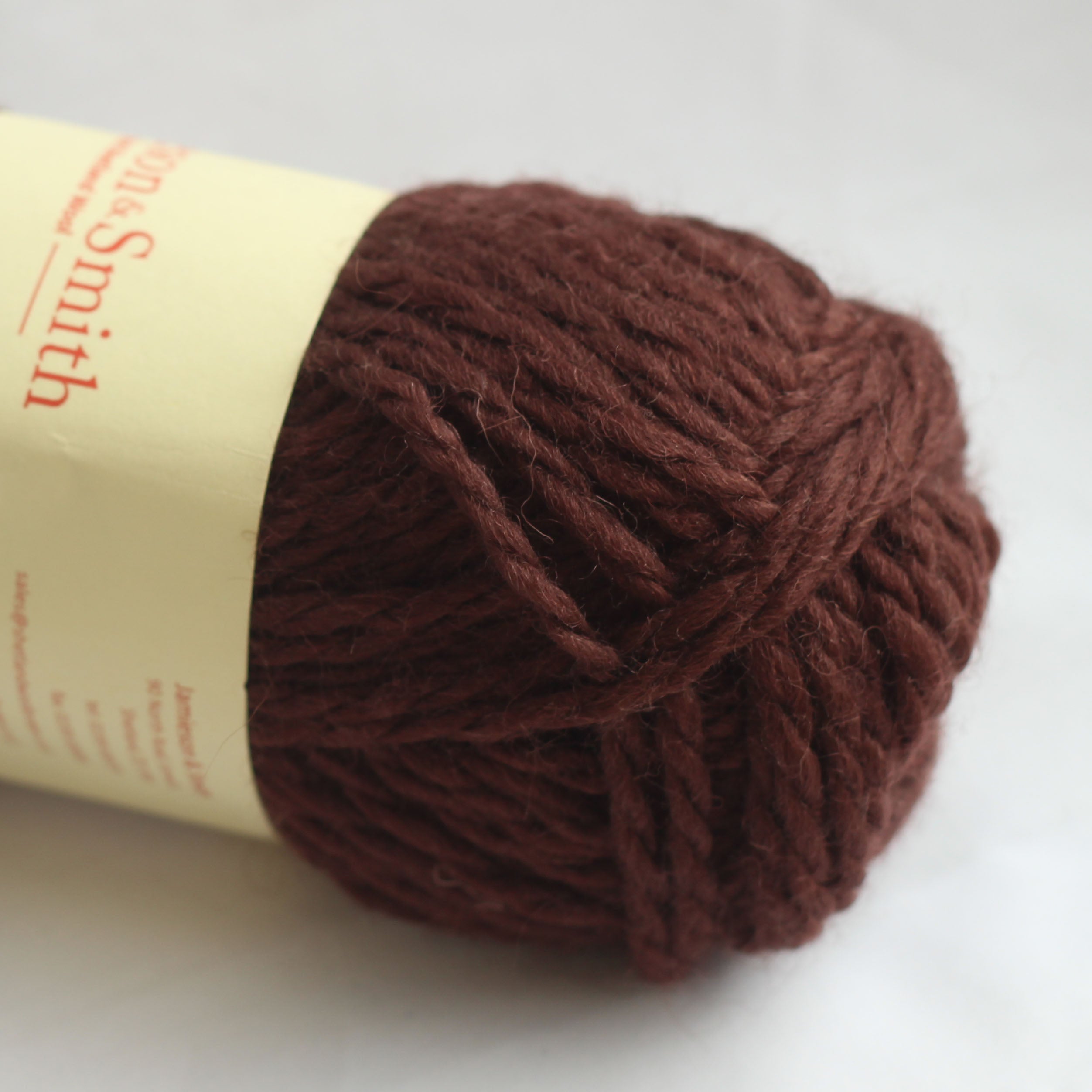 jamieson-smith-shetland-aran-worsted-peat-laine-pelote-50g image 1