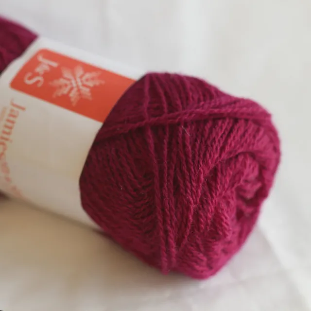 jamieson-smith-2ply-lace-weight-pelote-25g-l43-dentelle image 1