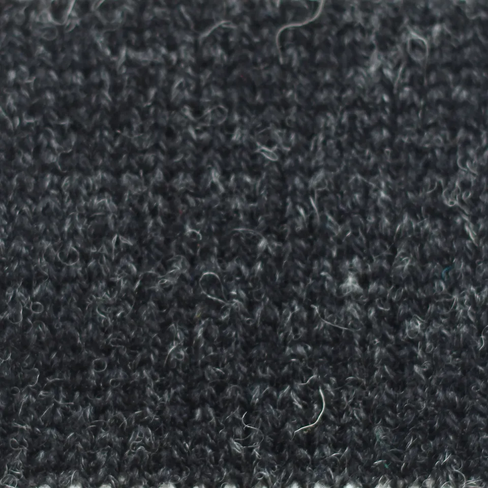jamieson-smith-2ply-jumper-weight-c-ne-laine-teinte-081-500g image 1