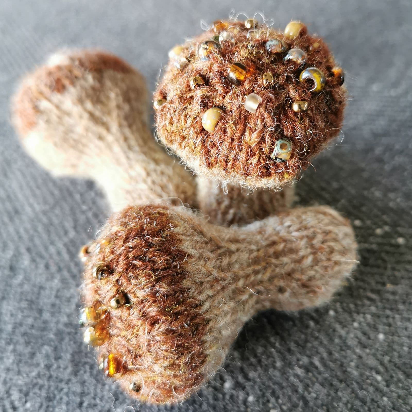 kastaniestrik-mushroom-tina-vejl-patron-tricot-champignon-5-cm image 2