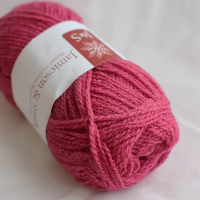 jamieson-smith-2ply-jumper-weight-fil-7-cerise-pelote-25g-jacquard image 1