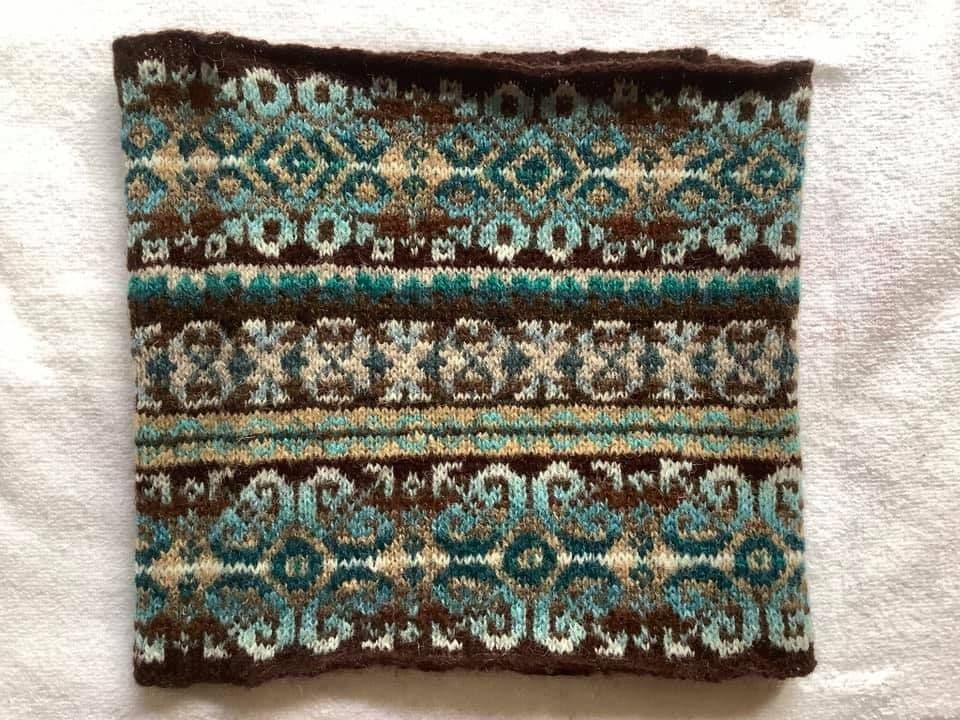 jamieson-s-jessie-s-advent-cowl-patron-snood-jacquard-fair-isle image 6