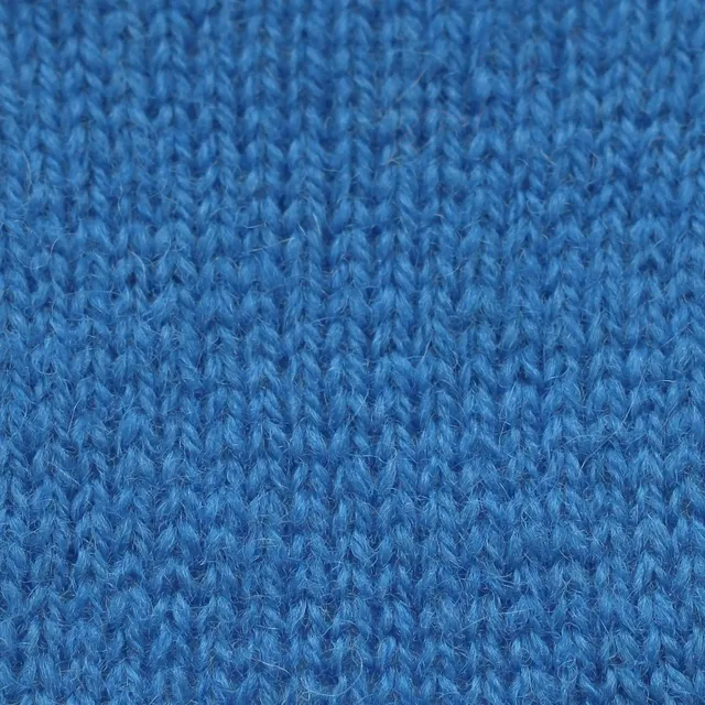 jamieson-smith-2ply-jumper-weight-laine-16-c-ne-500g image 1