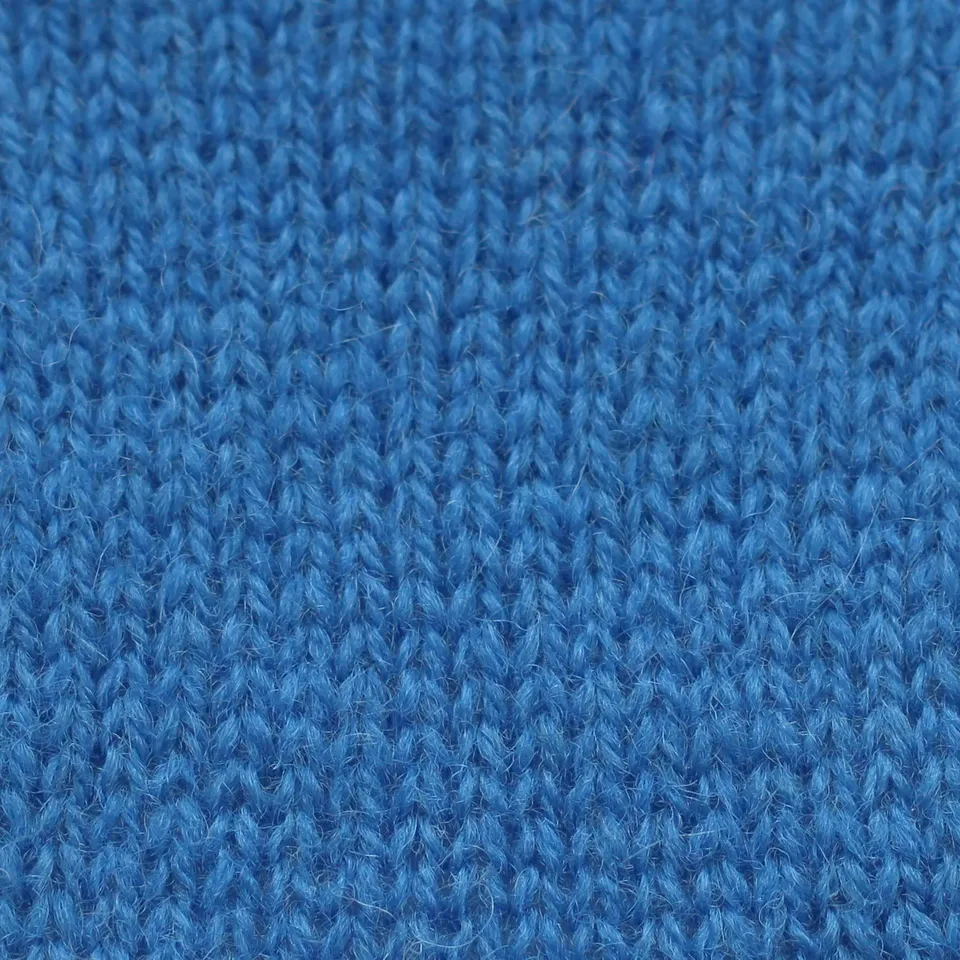 jamieson-smith-2ply-jumper-weight-laine-16-c-ne-500g image 1